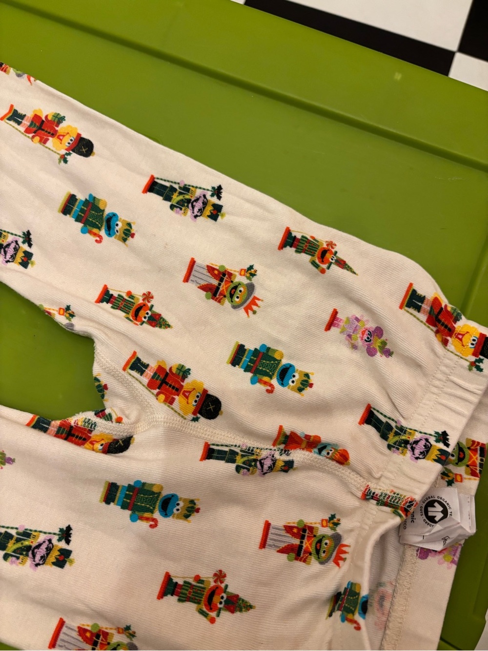 Hanna Andersson Sesame Street pjs - Picture 4 of 8